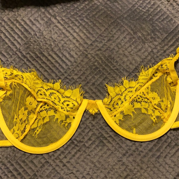 Floral Lace Lingerie - Picture 3 of 6